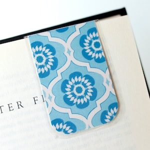 Signet bleu, signet magnétique, signet laminé, signets uniques, design marocain, cadeaux pour elle, retour à l’école, accessoires scolaires
