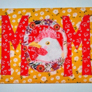 CHICKEN MOM 5 x 7 po. Grande carte postale en tissu, cadeau d'anniversaire pour son amie, maman, remerciements à la ferme ANiMAL POULET MAMA ROUGE JAUNE