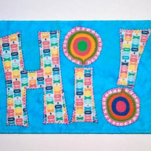 Carte postale en tissu 4 x 6 HI câlins et bisous elle lui enfant petits-enfants ami proche matelassé appliqué Hi câlins bisous * fond bleu aqua *
