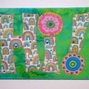 RAINBOW HI 4x6 Tecido Cartão Postal Aniversário Ela Ele Filho Netos Parente Amigo Moldura Acolchoado Apliques *Arco-íris Suave Verde Menta*