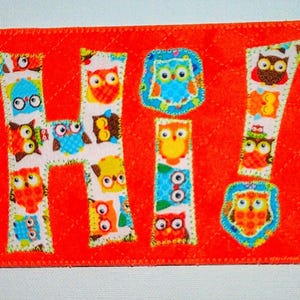 BONJOUR ! Carte postale en tissu hiboux 4 x 6 po. Elle lui, enfant, ami de la famille, cadeau d'anniversaire matelassé appliqué * Les chouettes disent bonjour ! *