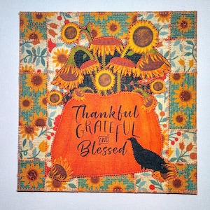 Carte postale en tissu d'AUTOMNE de 6 x 6 pouces anniversaire lui ami parente maman cadre courtepointe appliqué * reconnaissant bienheureux citrouille tournesol corbeau *