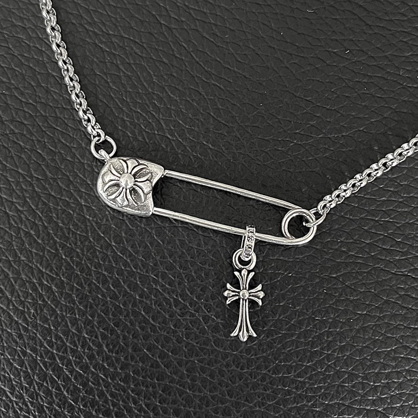 Chrome heart safety pin necklace - Etsy 日本