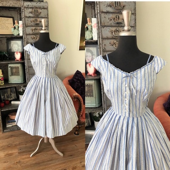 Vintage 1950's L'AIGLON Blue and White Stripe Cott