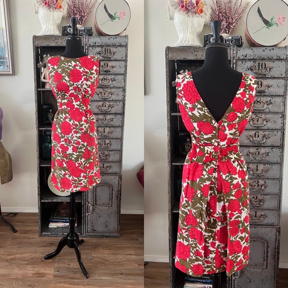 Vestido justo sale anos 60