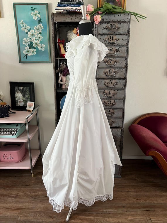 Vintage 1980's White Dress with Ruffles and Lace Small - Gem