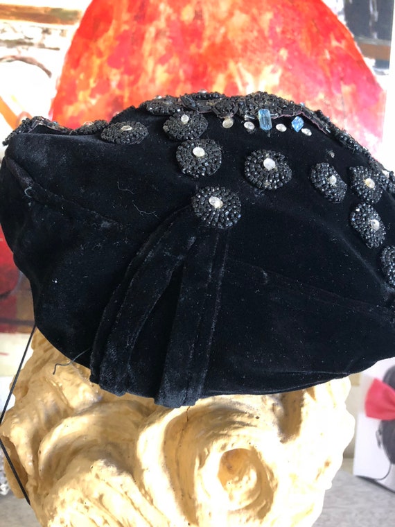 Vintage 1950's Black Velvet Beret with Rhinestone… - image 3