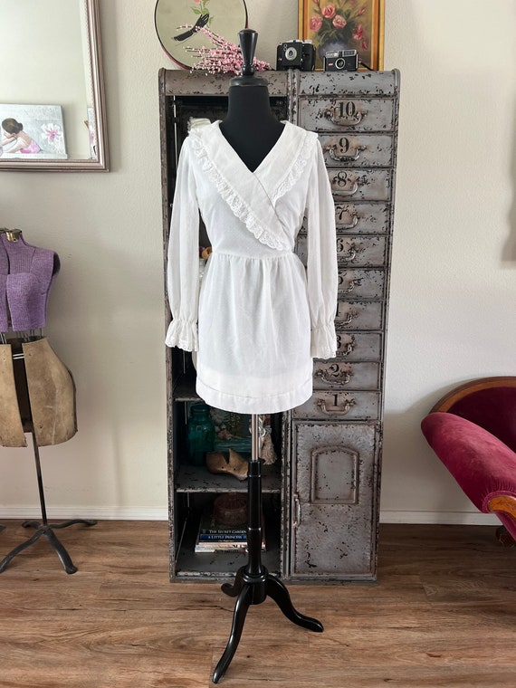 Vintage 1960's 70's White Swiss Dot Mini Dress Me… - image 9