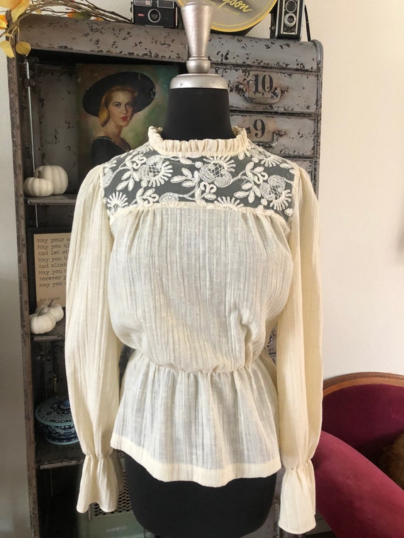 Vintage 1970's Off White Gauzy Cotton Blouse Medi… - image 2