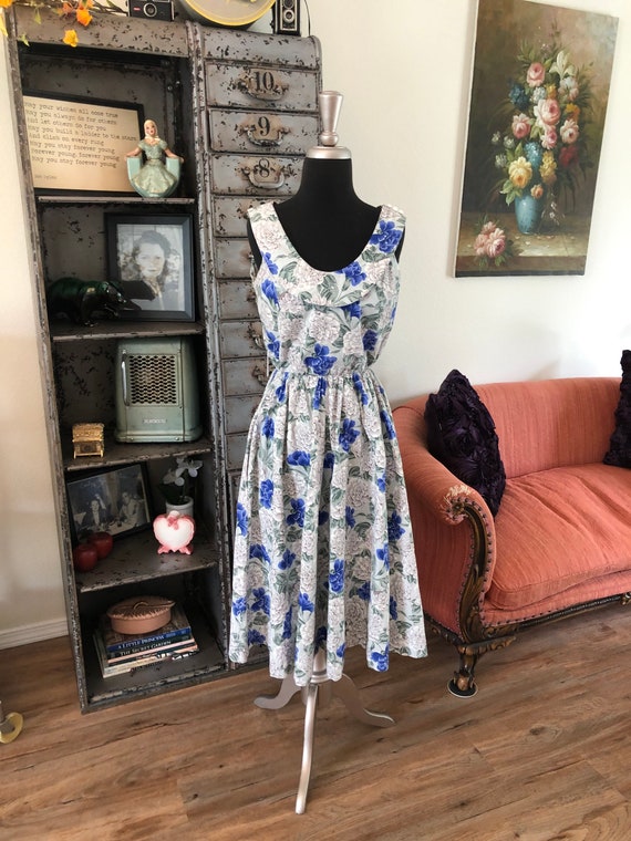 Vintage 1980's Gray and Blue Floral Print Dress M… - image 2