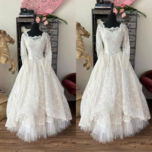 Vintage 1950&#39;s White Wedding Gown with Lace Small