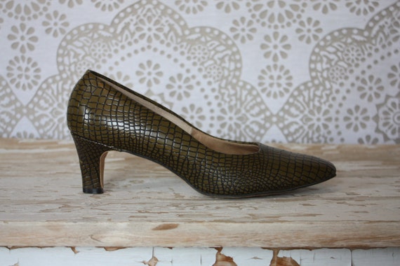Vintage 1960's Miss Wonderful Faux Alligator Pumps