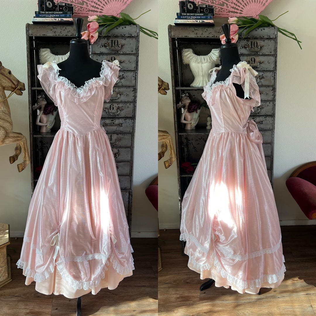Vintage 1980's Gunne Sax Metallic Pale Pink and White Tiered Lace Dress ...