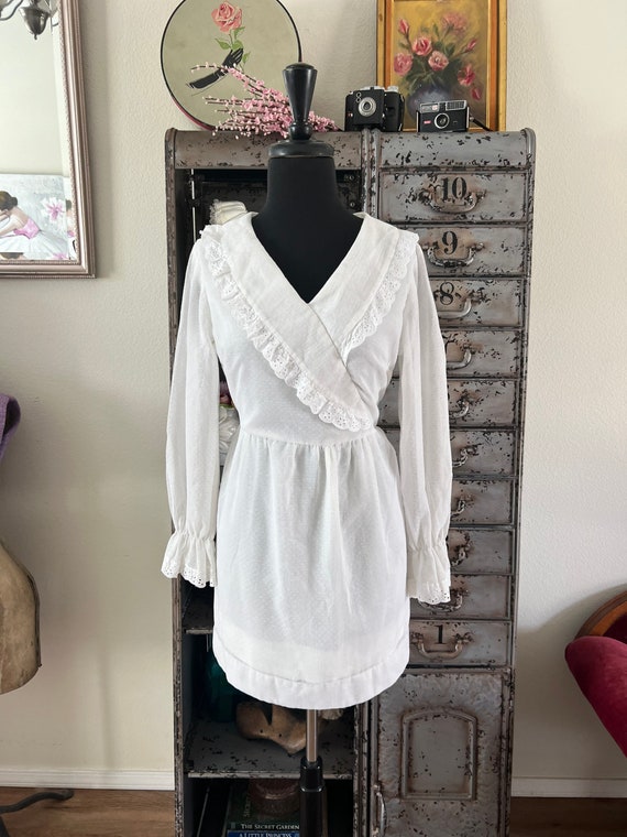 Vintage 1960's 70's White Swiss Dot Mini Dress Me… - image 5