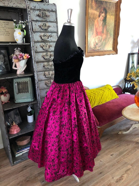 Vintage 1980's 90's Gunne Sax Black and Magenta D… - image 6