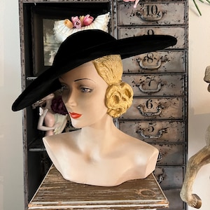 Black Velvet Platter Hat 1950s - Etsy display picture 3