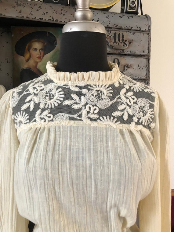 Vintage 1970's Off White Gauzy Cotton Blouse Medi… - image 4