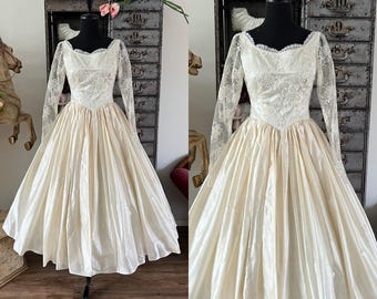 Vestido de novia vintage de los años 50, color marfil crema, encaje y seda, talla XS