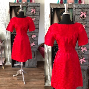 Vintage 1960&#39;s Red Raised Print Fitted Dress S/M