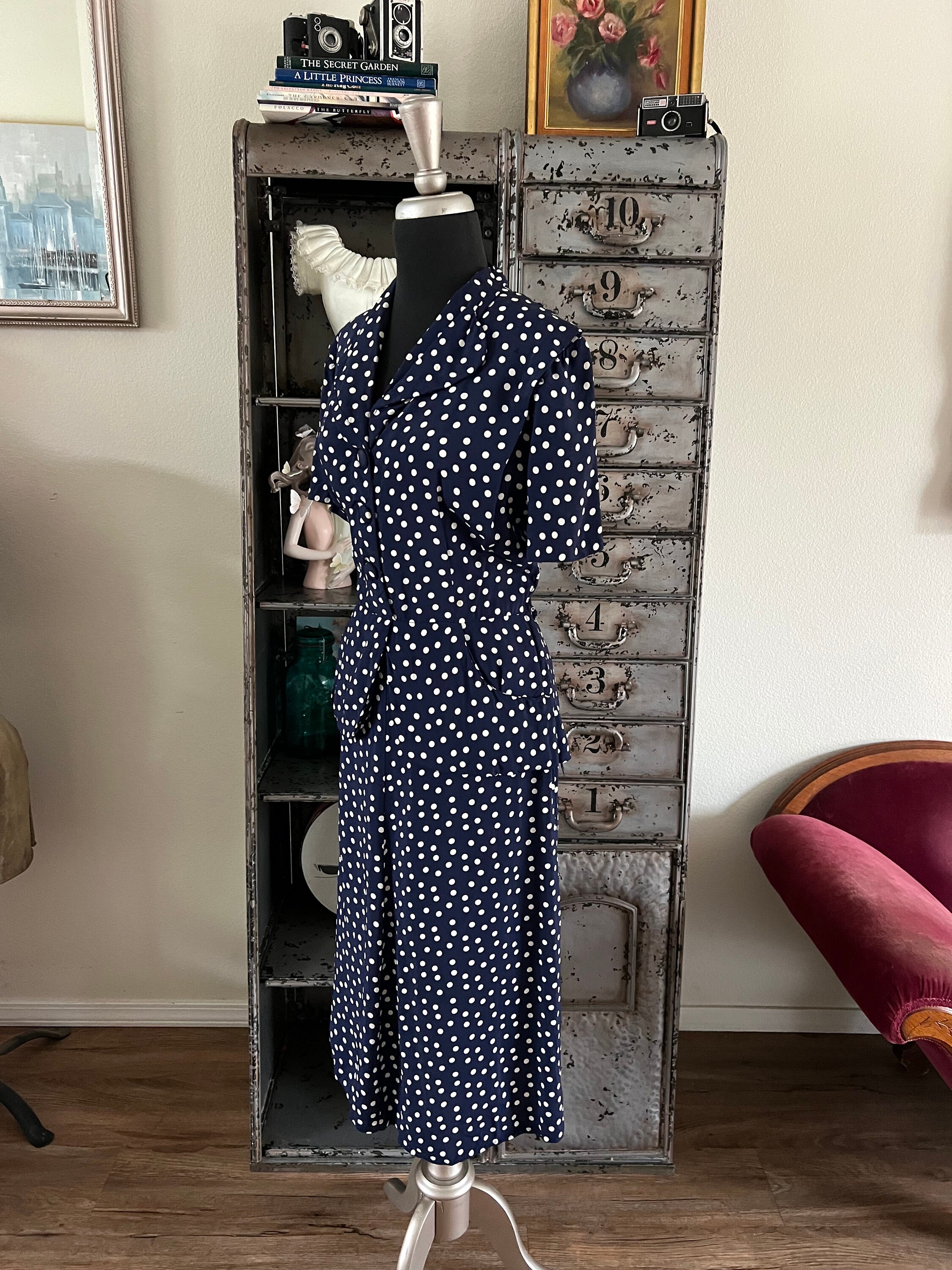 Robe Vintage Bleu Marine Taille 40 - Marque Joli, En Parfait état, Occasion