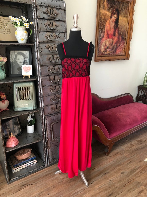 Vintage 1970's Dark Red Nightgown with Black Lace… - image 3