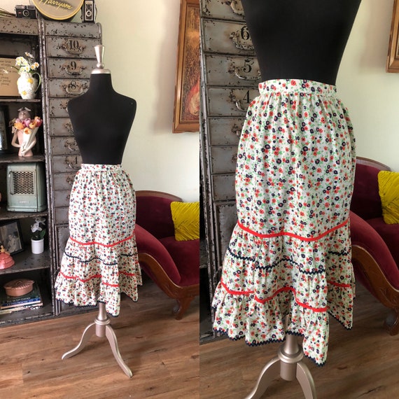 Vintage 1970's Floral Print Tiered Skirt Small - image 1