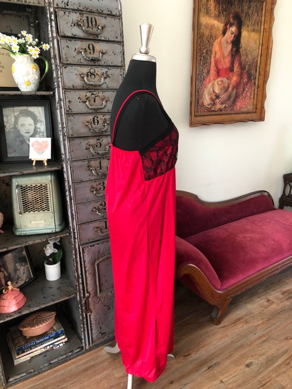 Vintage 1970's Dark Red Nightgown with Black Lace… - image 6