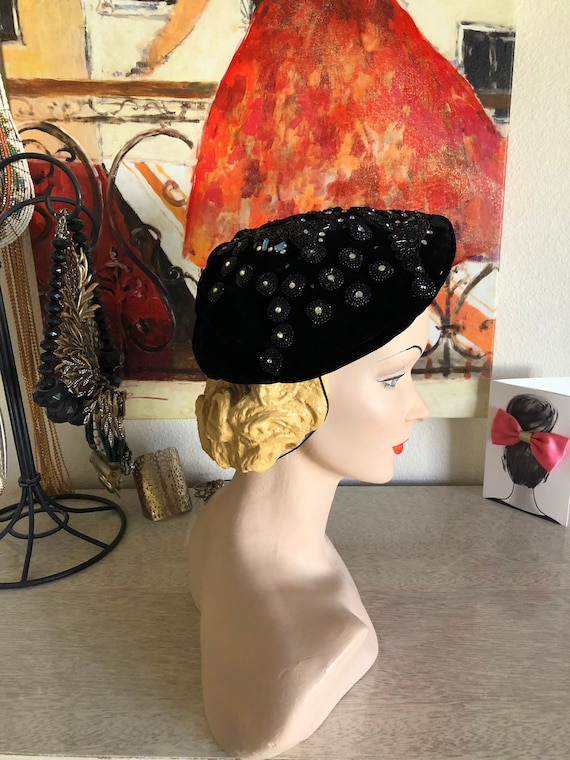 Vintage 1950's Black Velvet Beret with Rhinestone… - image 5