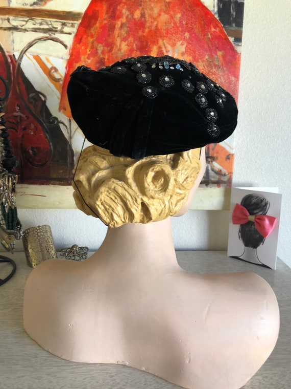 Vintage 1950's Black Velvet Beret with Rhinestone… - image 7