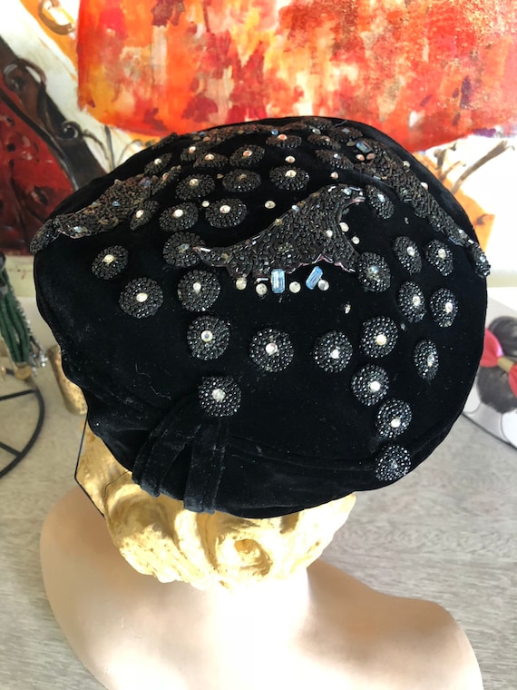 Vintage 1950's Black Velvet Beret with Rhinestone… - image 2