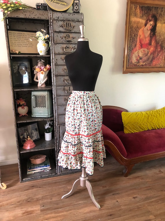 Vintage 1970's Floral Print Tiered Skirt Small - image 3