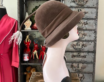 Vintage Mr. John Classic Wool Cloche Hat, Bow Trim - Etsy display picture 1