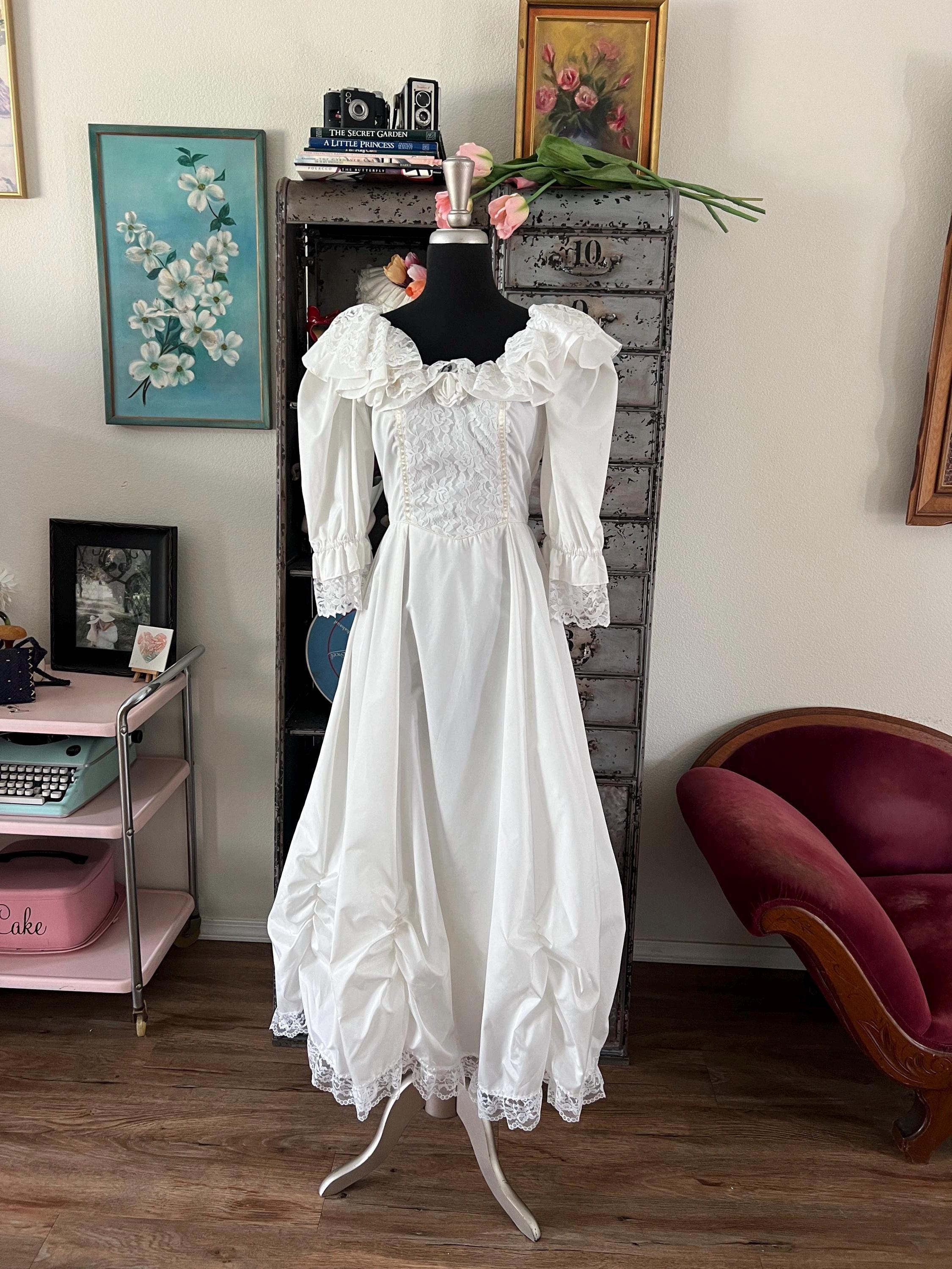 Vintage 1980's White Dress With Ruffles and Lace Small - Etsy