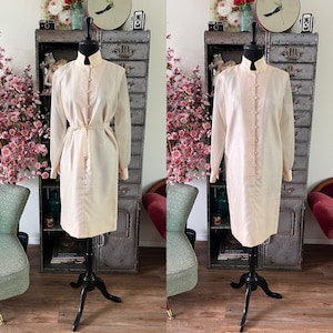Vintage 1970&#39;s Alfred Shaheen Cream Button Front Dress with Mandarin Collar Medium