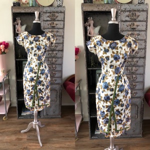 1950&#39;s 60&#39;s Elegant Miss Blue Rose Print Fitted Dress Small