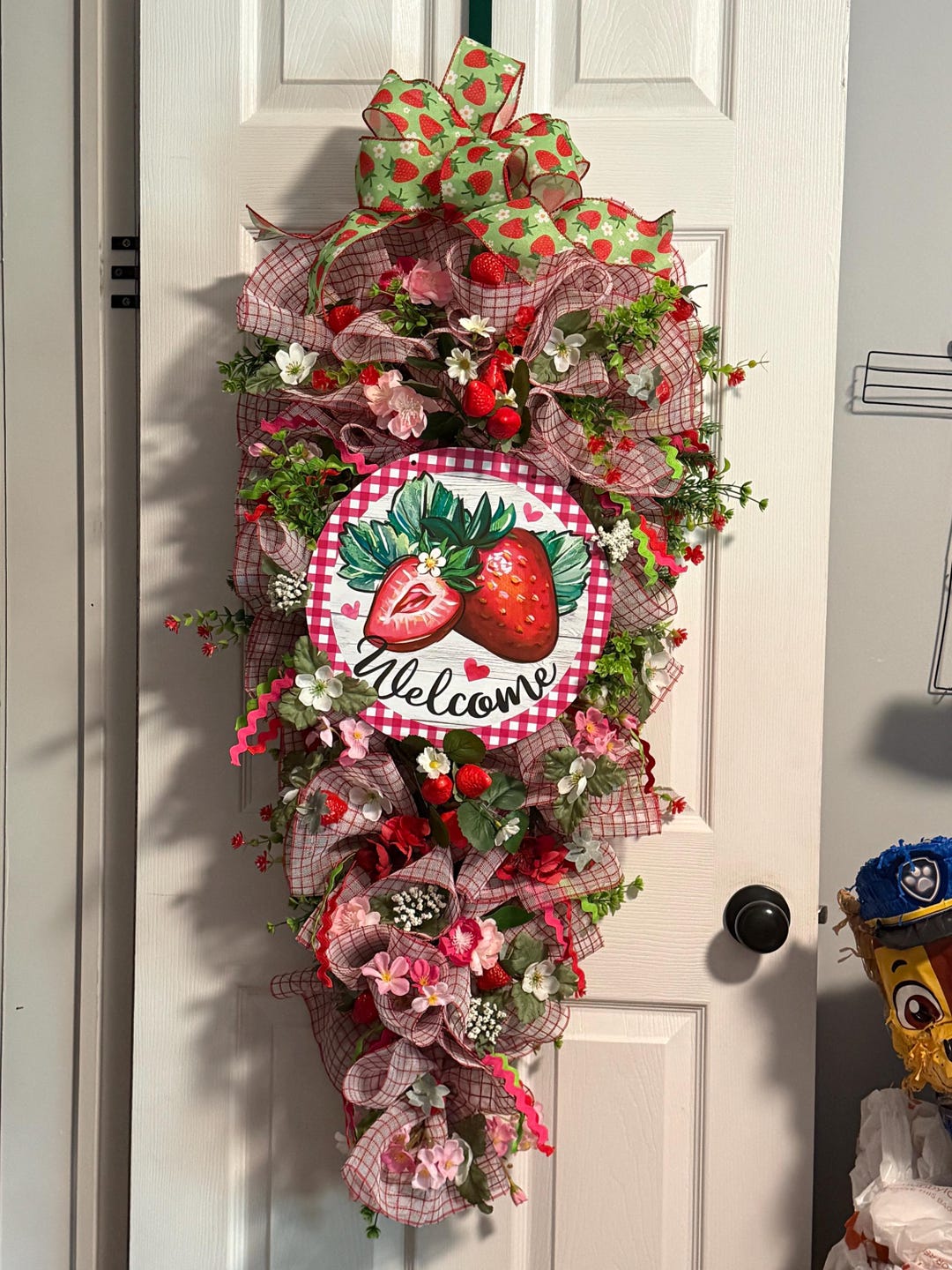 Strawberry Swag Wreath, Summer Front Door Decor, Farmhouse Strawberry ...