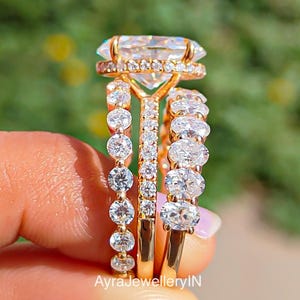 Conjunto de tres anillos de boda con moissanita ovalada de 3 quilates / Conjunto de tres anillos de compromiso de oro de 14 quilates / Conjunto nupcial ovalado con dos alianzas apilables a juego