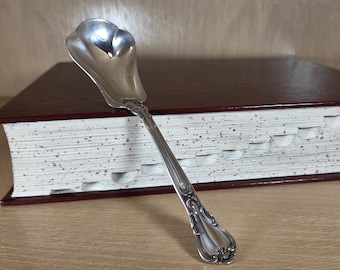 GORHAM SUGAR SPOON-Sterling Silver-Vintage-Chantilly Pattern-Antique Serving Utensil