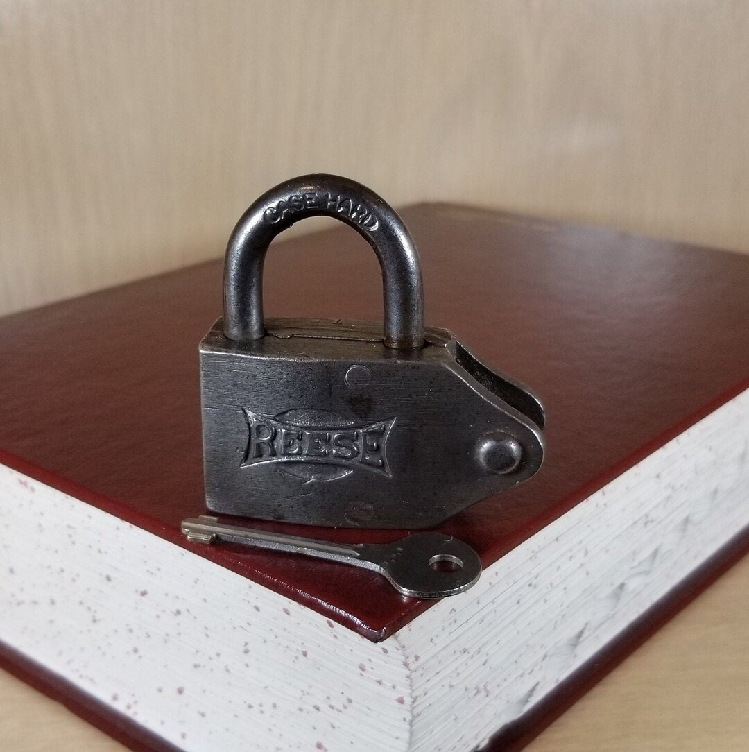 REESE Padlocklockvintage Case Hard Shackleunusual Antique Etsy