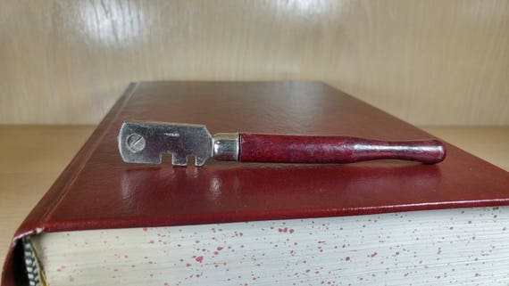Japanese glass cutter hotsell