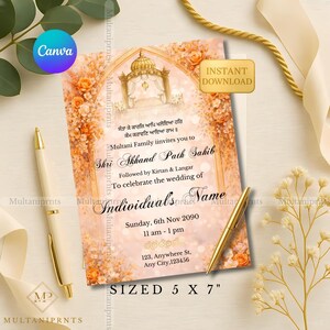 Pode incluir: Convite de casamento em tons de pêssego e dourado com detalhes florais. Inclui texto em inglês e outro idioma, com "Shri Akhand Path Sahib" e "Individual's Name". Mede 12,7 x 17,8 cm.