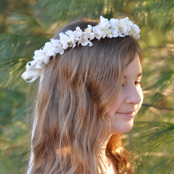 First communion headpiece, first communion flower crown, white flower crown for girls, flower girl crown, holy communion headband, halo