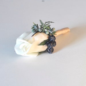 Boutonniere, buttonhole, wedding boutonniere, groomsmen buttonhole, prom boutonniere, wedding flowers, groomsmen, groom, wedding party