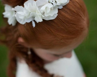 First communion headpiece, first communion flower crown, white flower crown for girls, flower girl crown, holy communion headband, halo