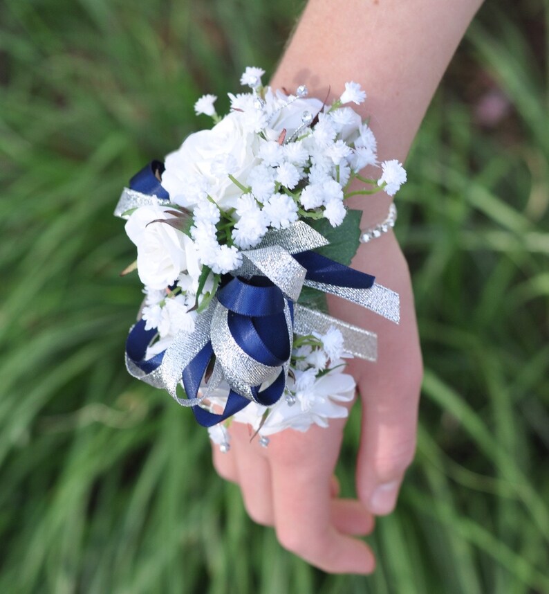 Which Arm Does the Corsage Go On-Prom and Wedding Traditions