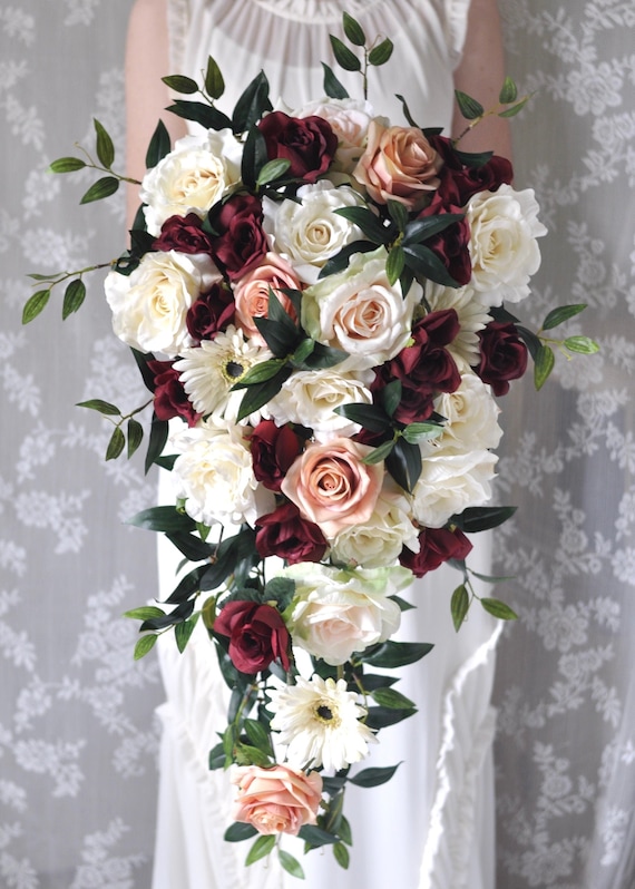 How to Prep and Care for Your Special Event Flowers - Cascade Floral  Wholesale