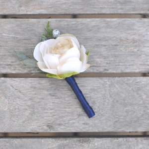 Boutonniere, buttonhole, wedding boutonniere, groomsmen buttonhole, prom boutonniere, wedding flowers, groomsmen, groom, wedding party