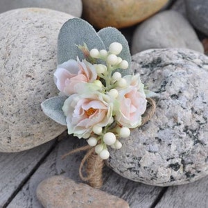 Boutonniere, buttonhole, wedding boutonniere, groomsmen buttonhole, prom boutonniere, wedding flowers, groomsmen, groom, wedding party