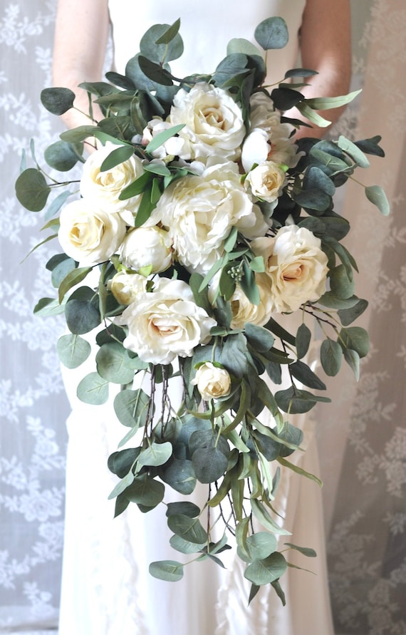Cascading bridal bouquets deals