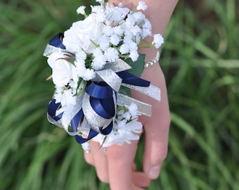 Corsage, polscorsage, bruiloftscorsage, balcorsage, corsage voor vrijgezellenfeesten, corsages, bloemencorsage, douchecorsage, balbloemen